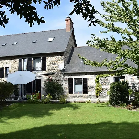 Mont לינה וארוחת בוקר פונטורסון