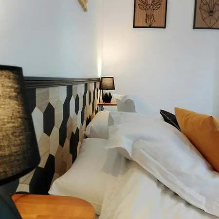 Mont לינה וארוחת בוקר פונטורסון